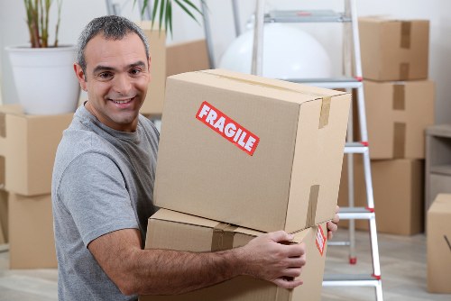 Moving team handling flat removals in Eelpieisland